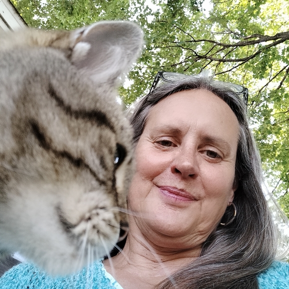 Meet your Posher, Cynthia - Picture 9 of 9